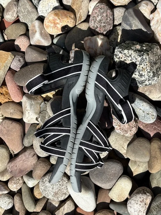 TEVA Tirra Strappy Sandals Hiking Outdoor Trail Water Shoe Black & White SZ. 9.5 - Picture 3 of 10